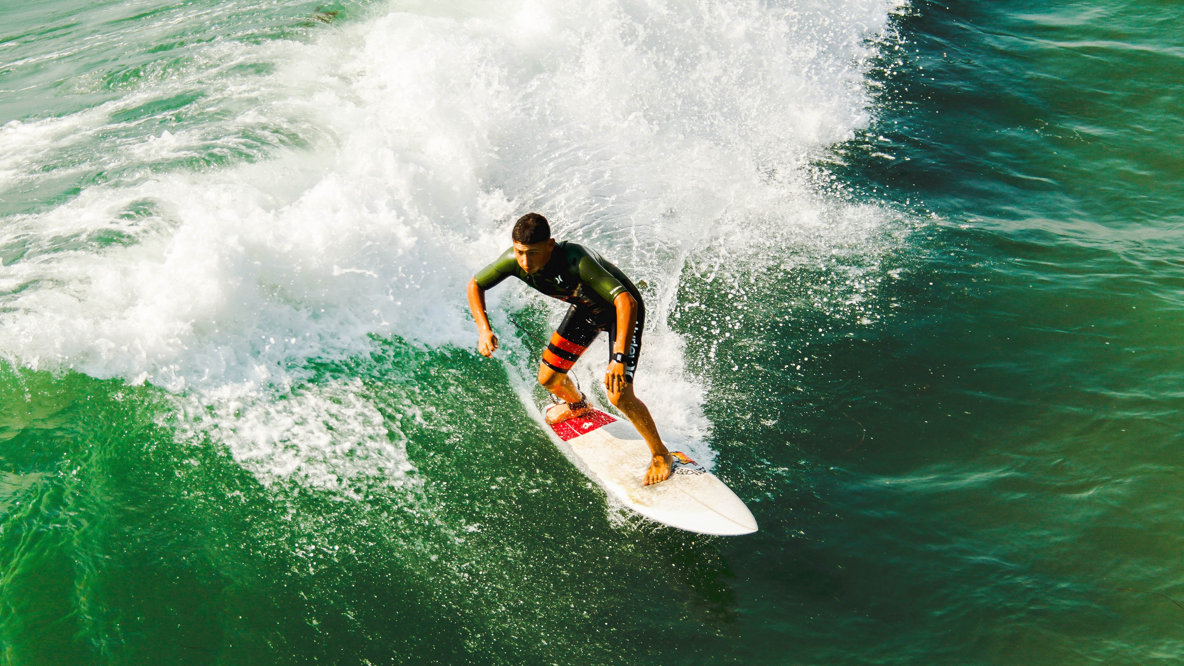 “三叉湖游泳馆:水上救生赛成世界运动会新亮点”